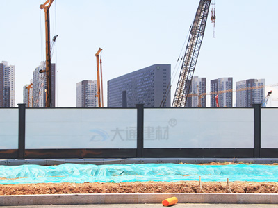 施工圍擋廠家哪家強(qiáng)？就選深圳大通建材專(zhuān)業(yè)圍擋生產(chǎn)廠家